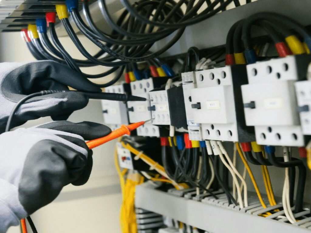 Métier de l'Electricité et de ses Environnements Connectés à Bordeaux
